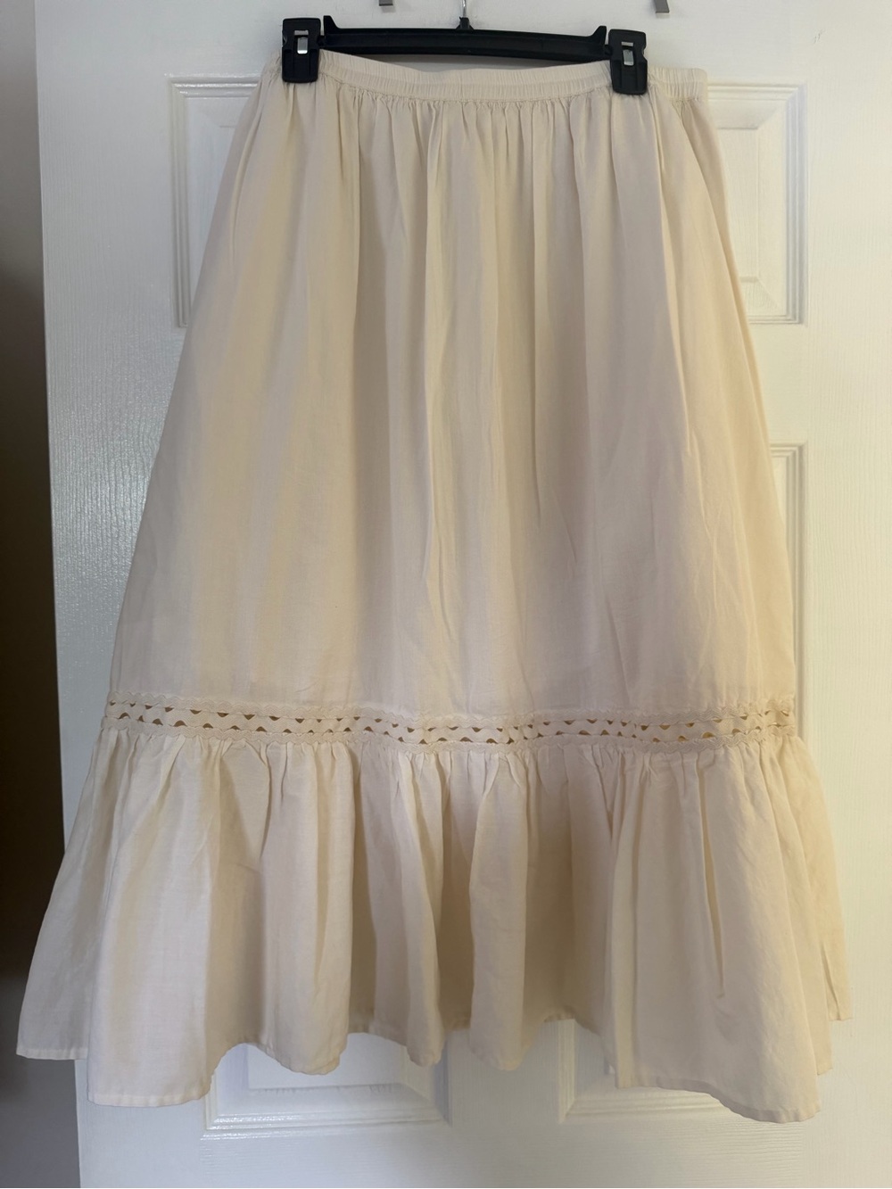 Kohl's Cream Tiered A-Line Midi Skirt